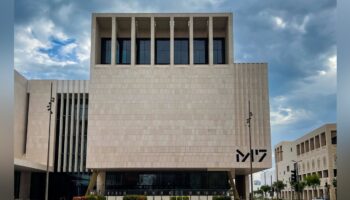 sanat pazarinda yeni kesif katar sanatin yeni baskentine mi donusuyor e8rmbXGY