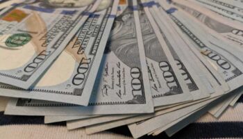 sirketlerden dovize donus sinyali 1 haftada 138 milyar dolarlik artis lsEMMR3D
