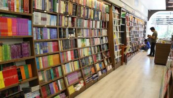 enflasyon kitap sektorunu vurdu yayinevleri ve sahaflar zorda TcwREcdx