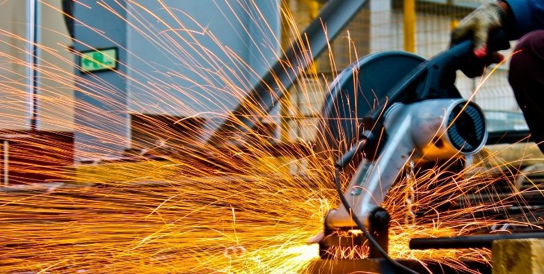 tcmbden 2025 istihdam raporu sanayi dusuyor hizmetler buyuyor 0