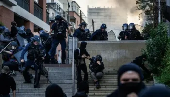 fransada yeni basbakan goreve basladi sokaklar karisti zvGVPXdz