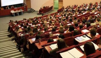 universite degil hayatta kalma mucadelesi ogrenciler yeni egitim yilina ekonomik krizle basliyor YBcxaI3S